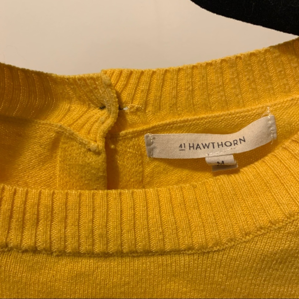 Color block button back sweater - Picture 4 of 4